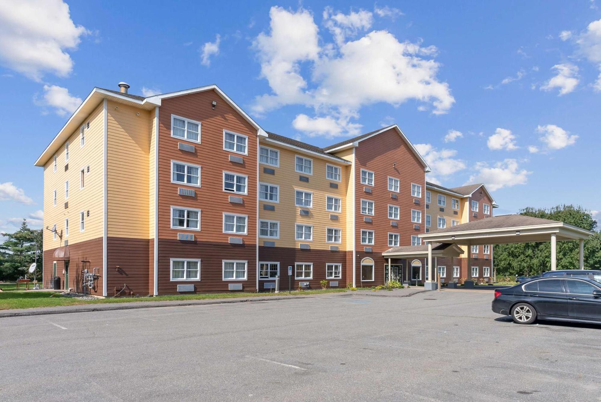 Ramada By Wyndham Saco/Old Orchard Beach Area Exterior photo